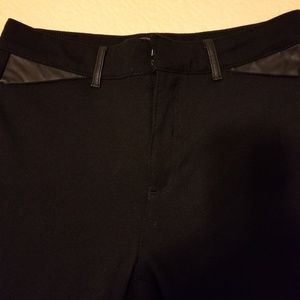 Gloria Vanderbilt black ponte pants